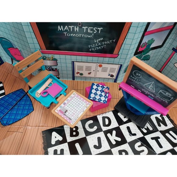 Class Room L.O.L. Surprise Teacher's Pet Series 3 Furniture Doll & Playset - Picture 2 of 3